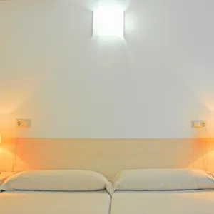 Residencia Universitaria Resa Sant Jordi Hostel Tarragona